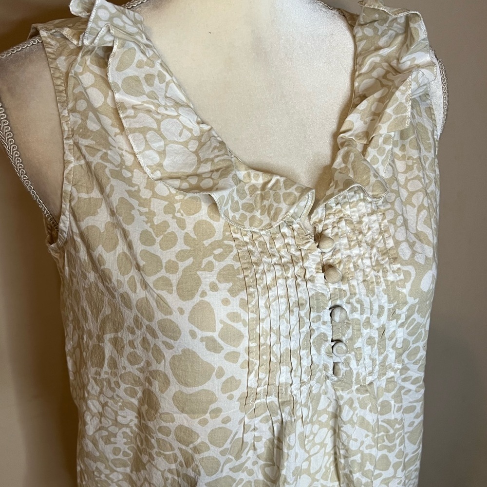 ⭐️ 3 For $15  LOFT Animal Ruffle Top - Picture 5 of 8